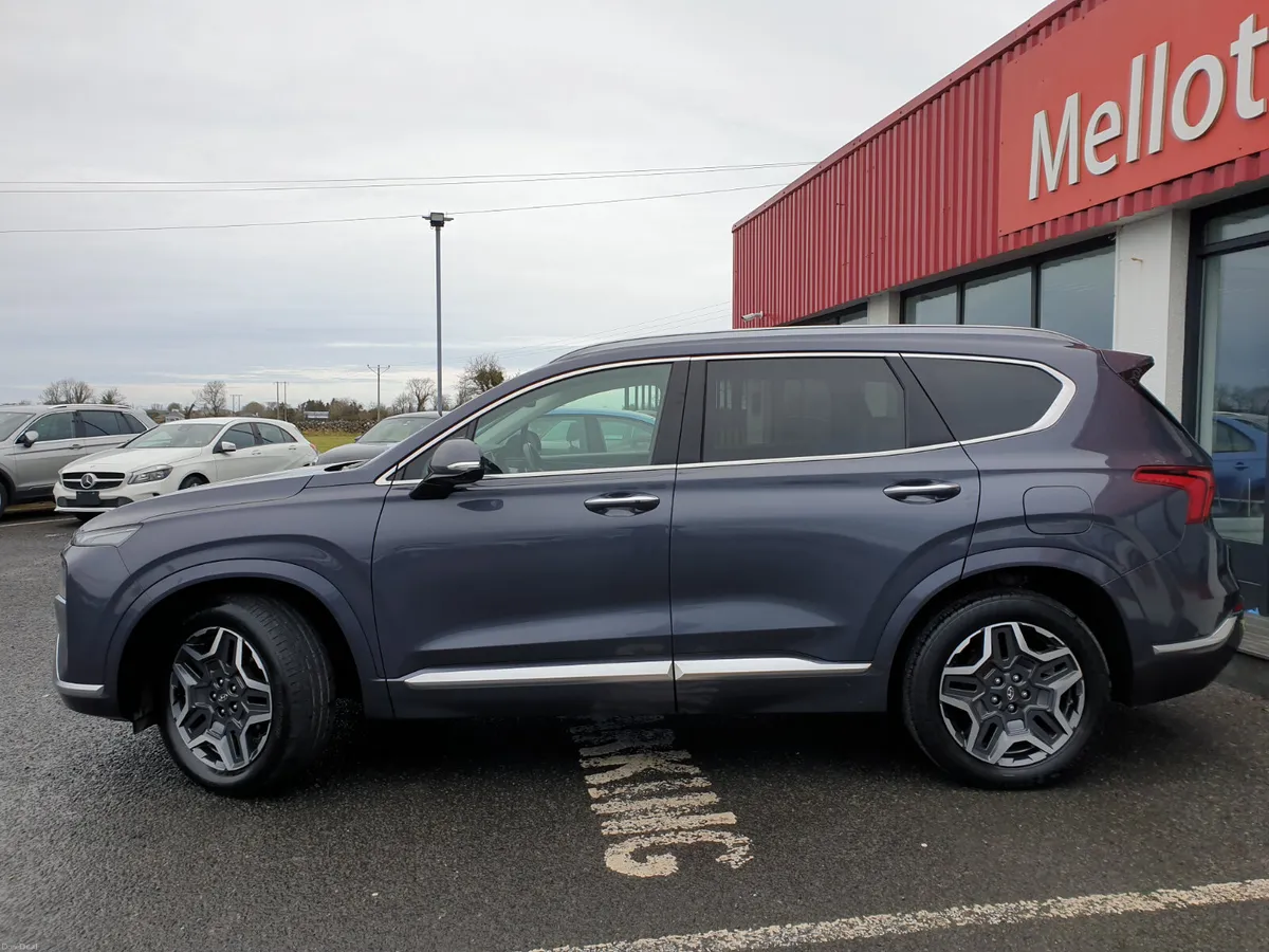 Hyundai Santa Fe PHEV EXECUTIVE PLUS 4WD AUTO - Image 3