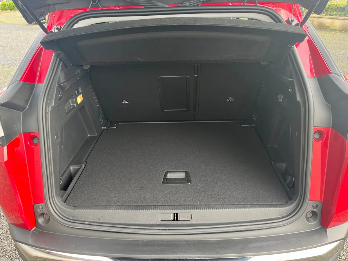 Peugeot 3008 2023 - Image 6