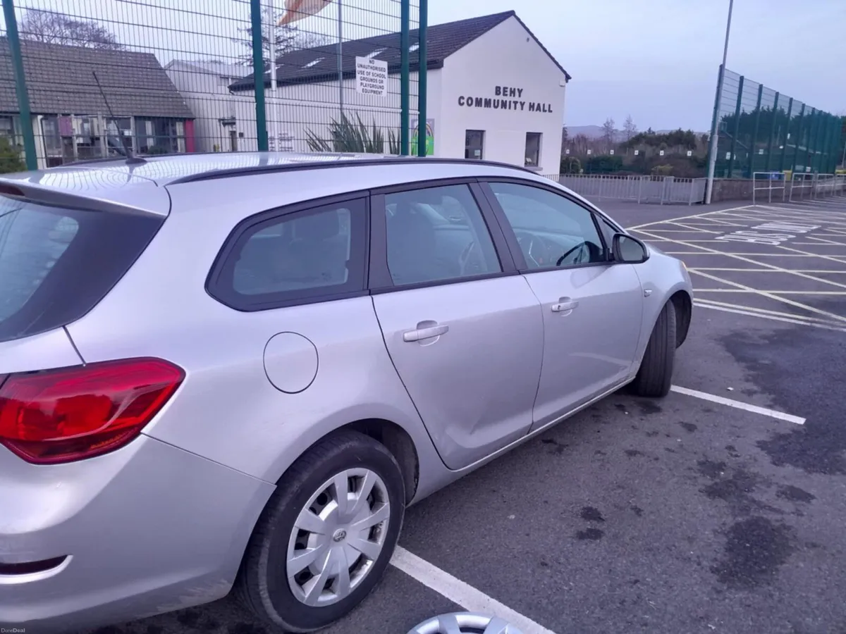 2012 Vauxhall Astra Estate 1.7Diesel NCT Feb 20,26 - Image 3