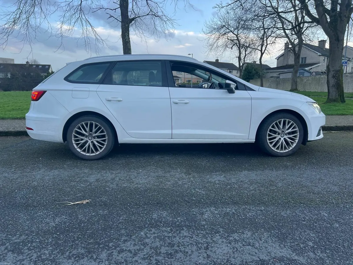 SEAT Leon 2019 - Image 2