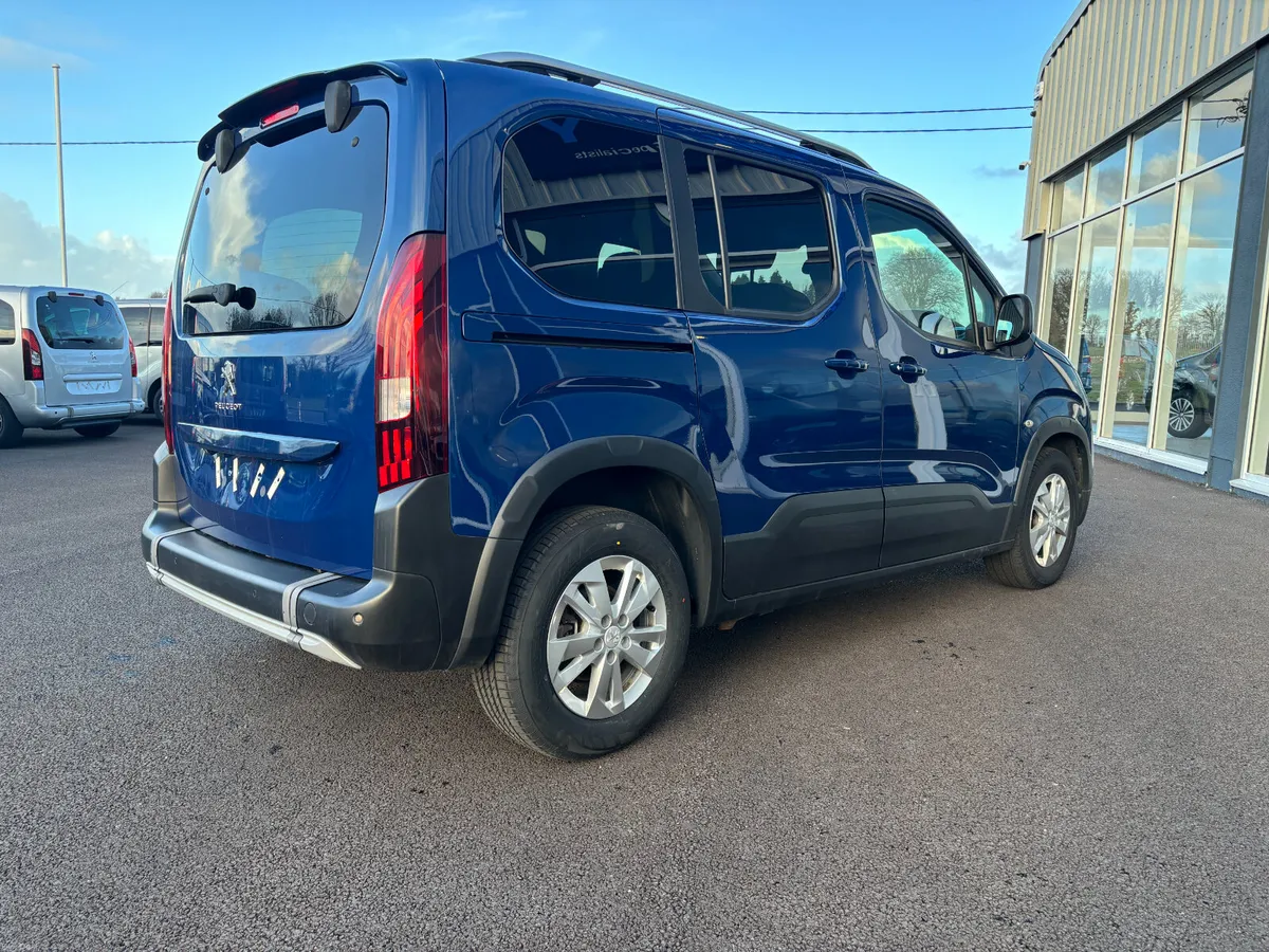 Wheelchair Car - Image 6