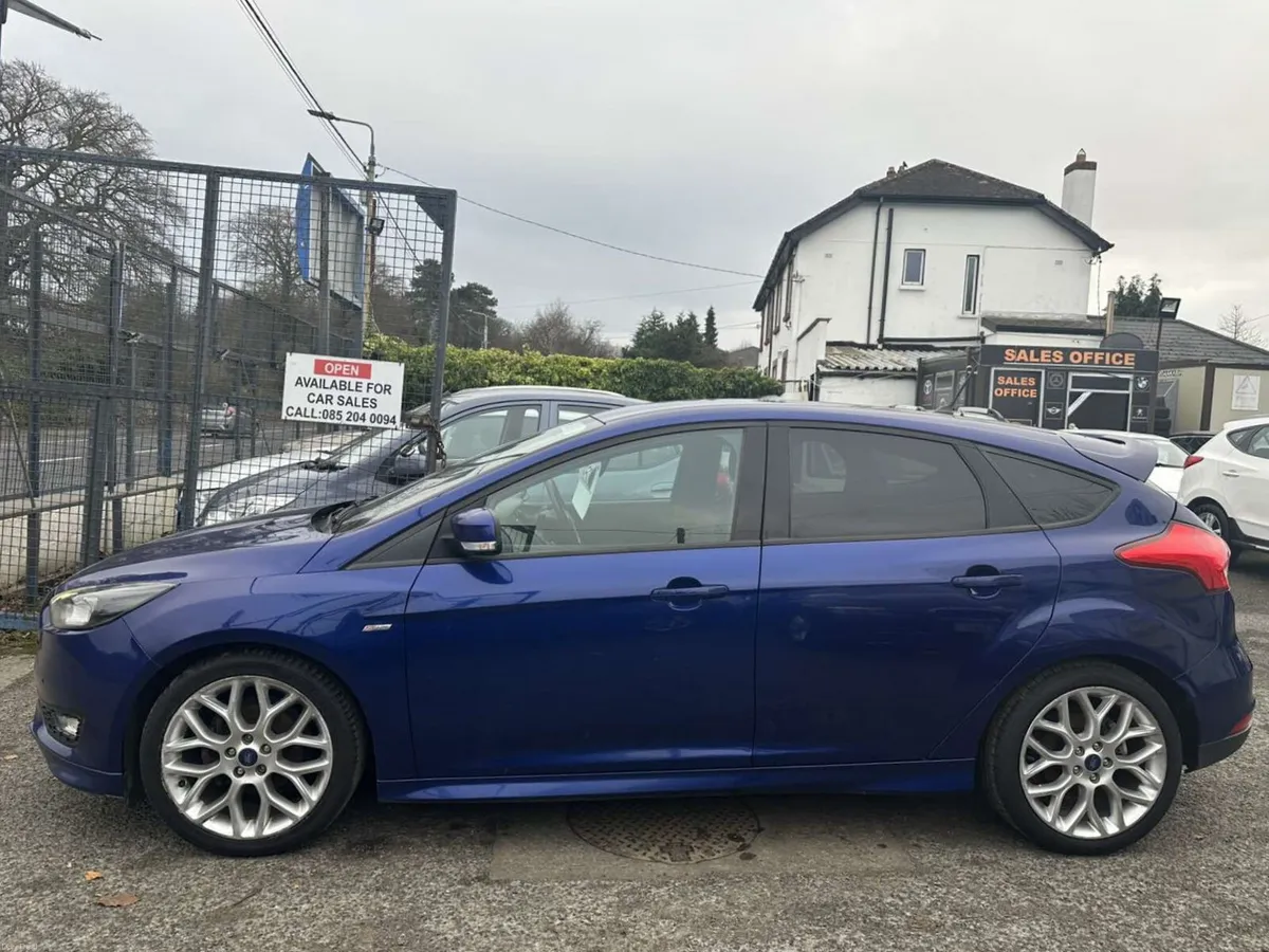 2017 Ford Focus ST-Line LOW MILEAGE - Image 3