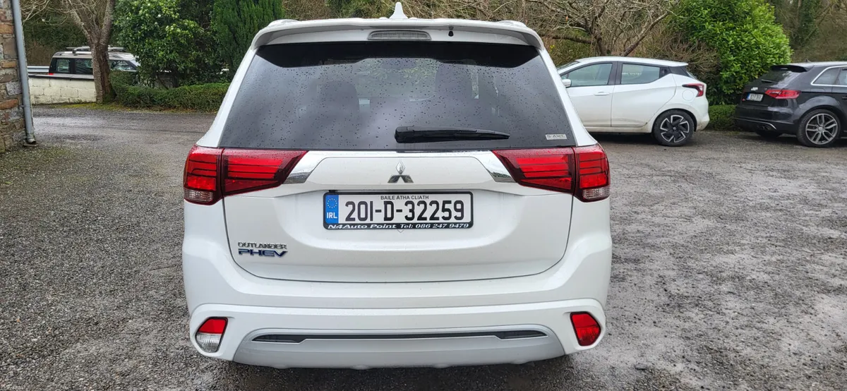 Mitsubishi Outlander 2020 PHEV 4WD - Image 6