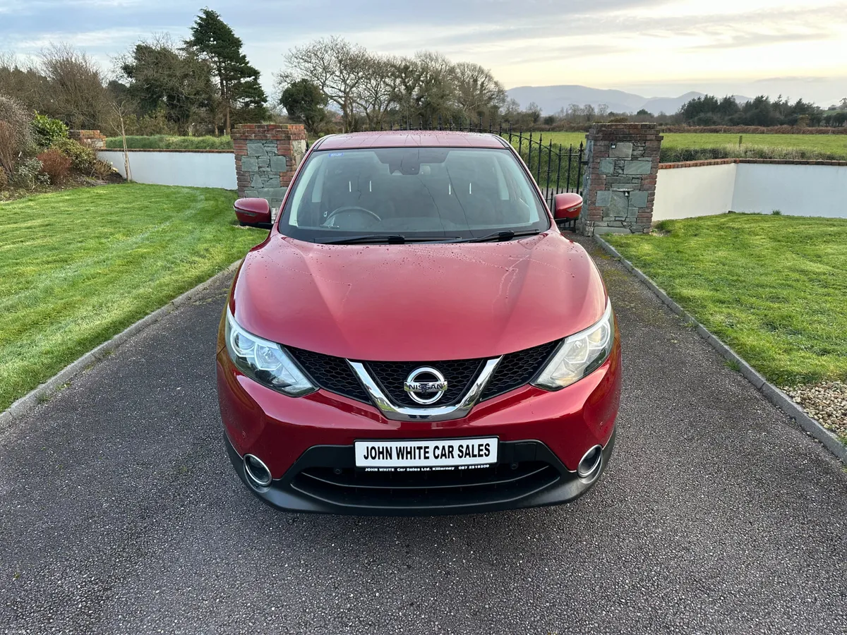 Nissan Qashqai SV Premium petrol - Image 3