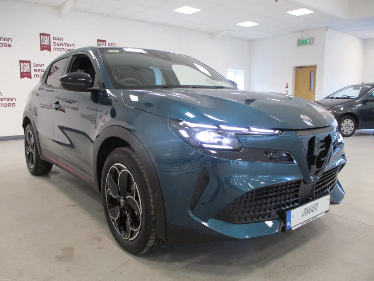 NEW 261 OFFERS-ALFA ROMEO JUNIOR SPECIALE 54kWh - Image 3