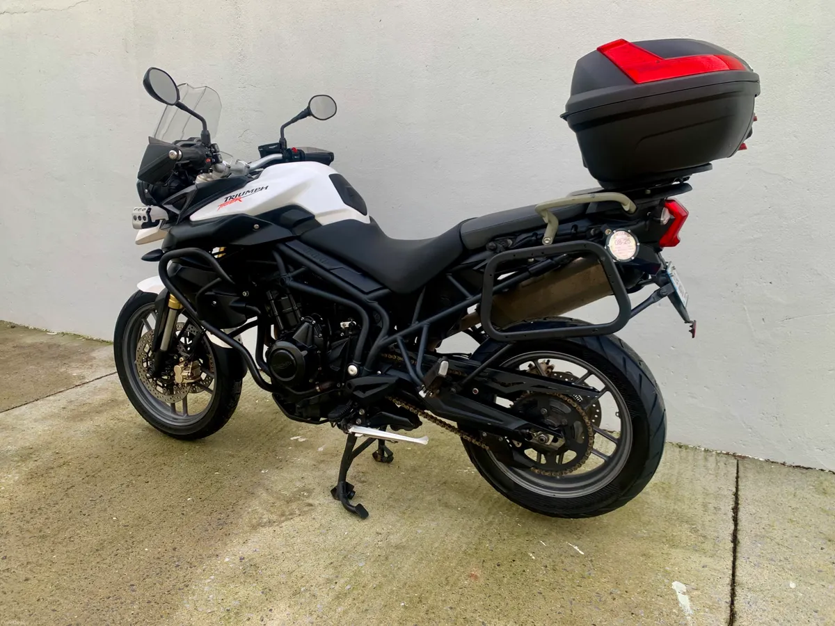 TRIUMPH TIGER 800 2012 (LOW MILEAGE) 47,000KM - Image 2