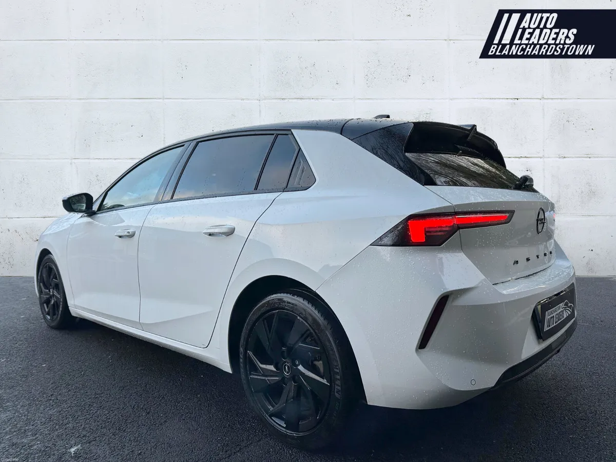 (222) OPEL ASTRA 1.2 SRI TURBO 130PS NAV - Image 4