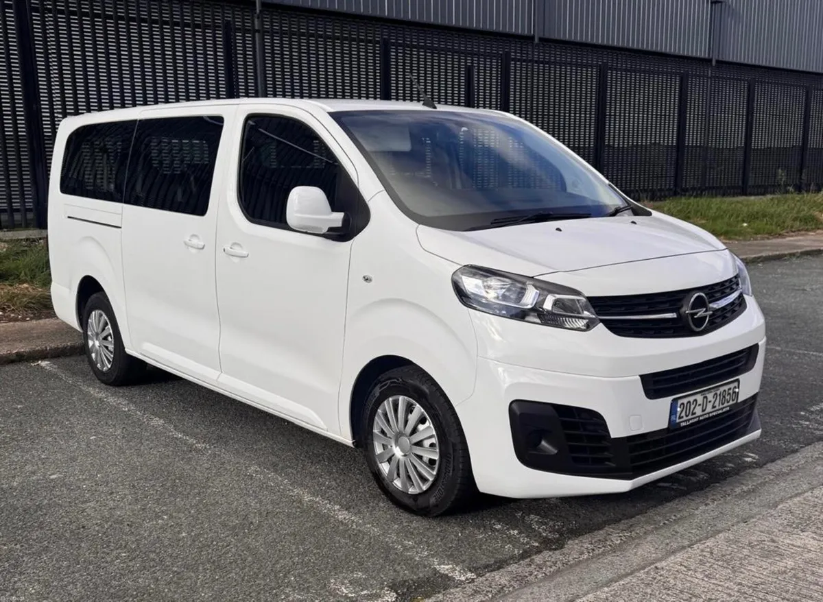 202D Vivaro 9 Seater Aircon/ Leather/Cruise Contro - Image 1