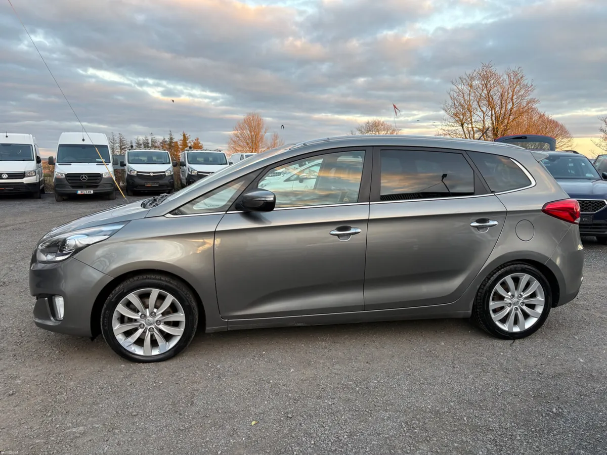 Kia Carens - Image 2
