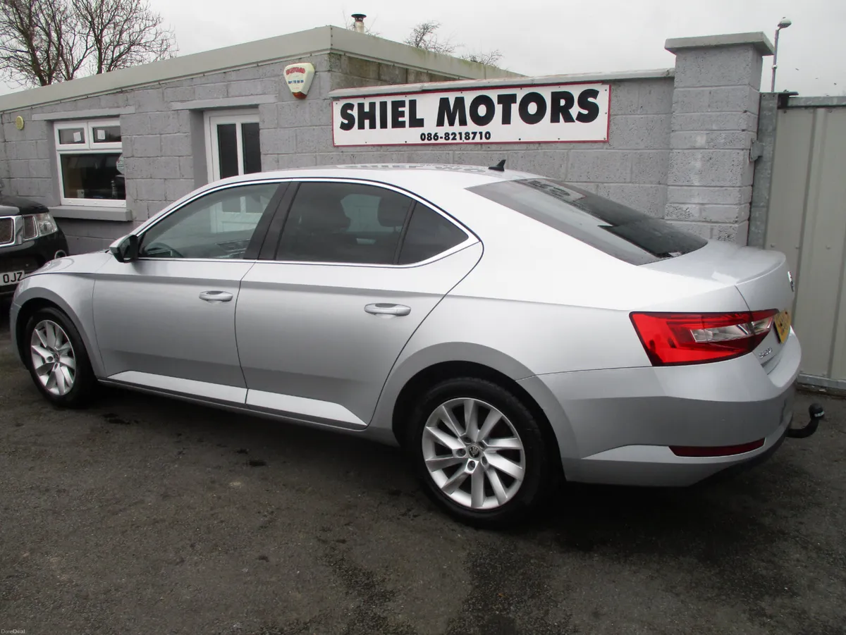Skoda Superb 2019 - Image 4