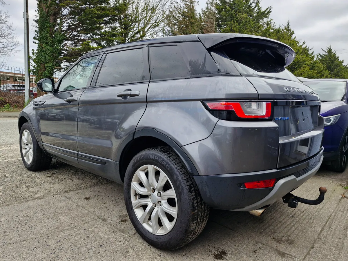 2017 LAND ROVER RANGE ROVER SE TECH 2.0 TD4 150BHP - Image 4