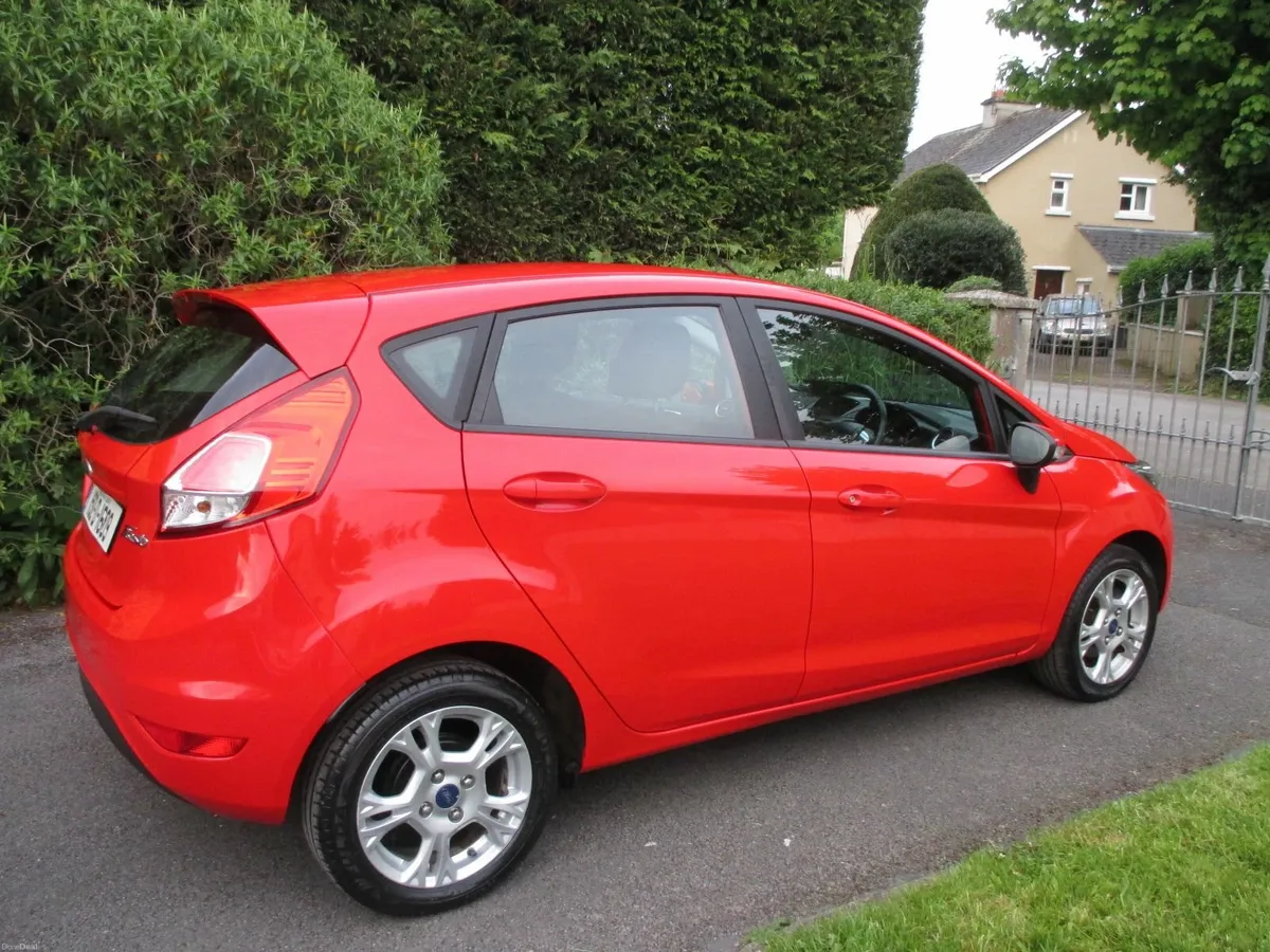 Ford Fiesta 2014 - Image 2