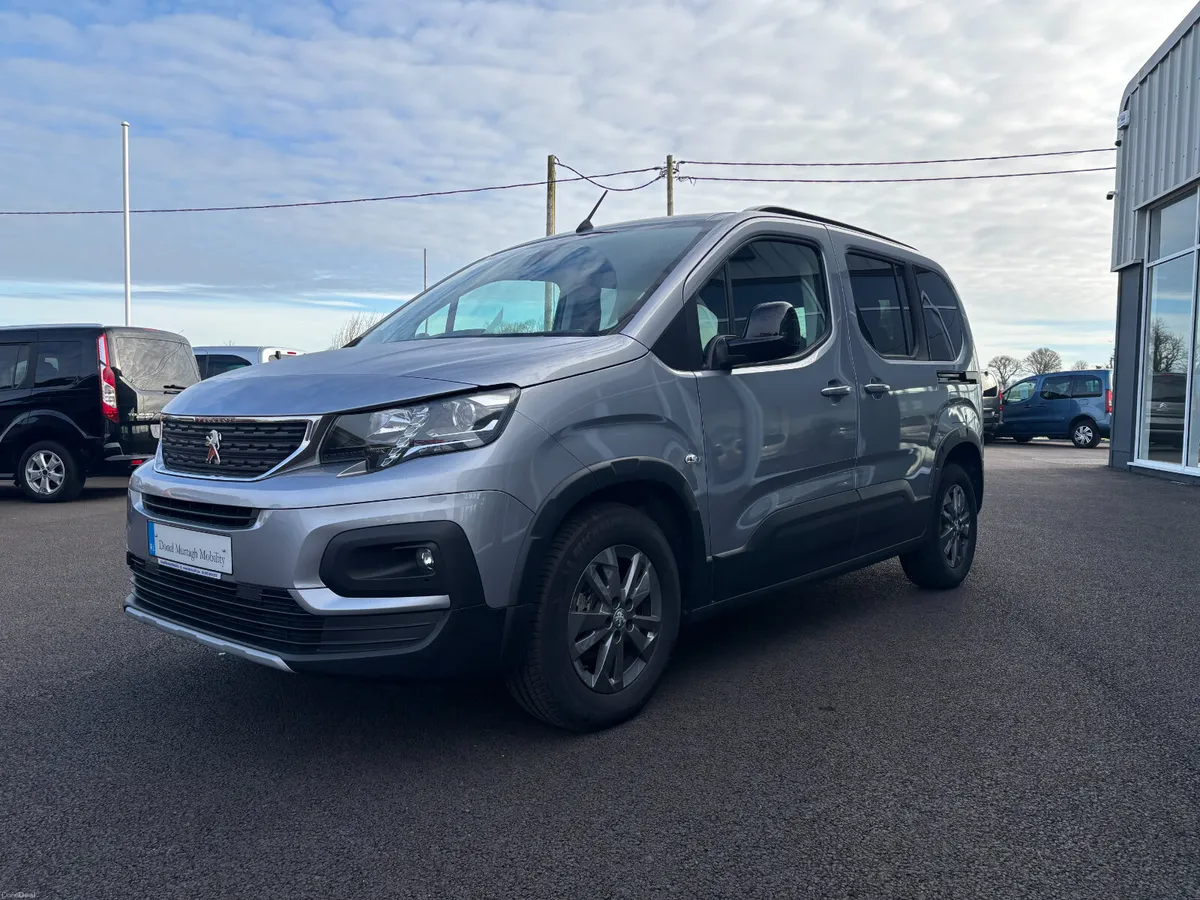 Wheelchair Car - Image 3