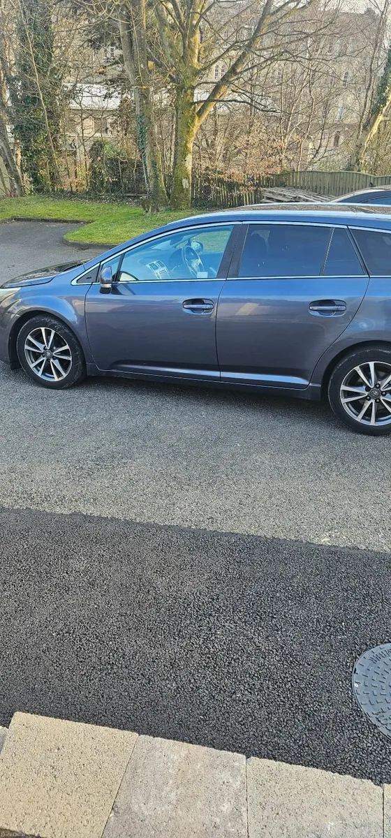Toyota Avensis 2012 - Image 1