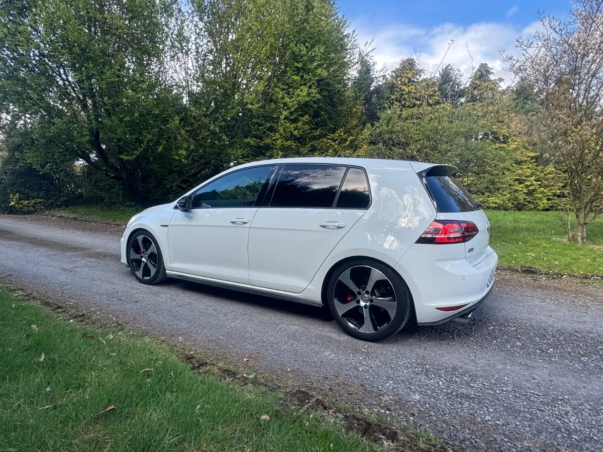 16  Golf GTI 2.0 DSG AUTOMATIC - Image 3