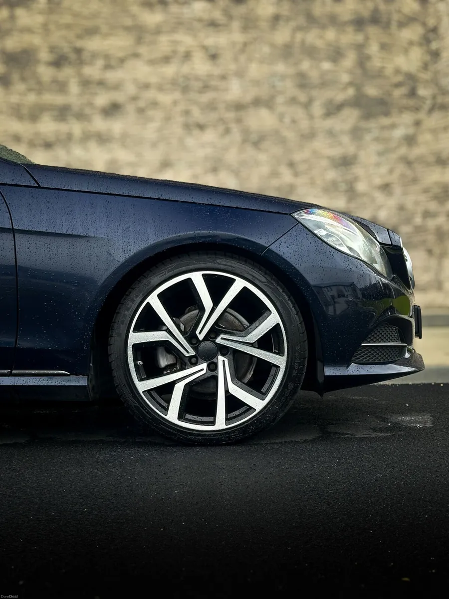 Mercedes-Benz E-Class 2014 - Image 6