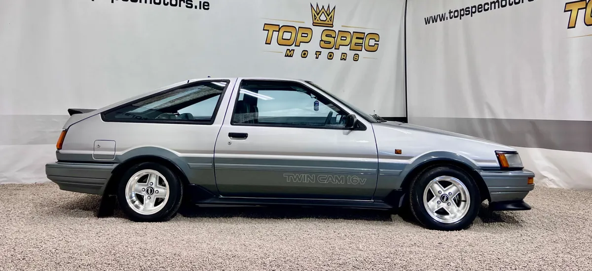 Toyota Corolla 1986 gt coupe twincam AE86 - Image 2