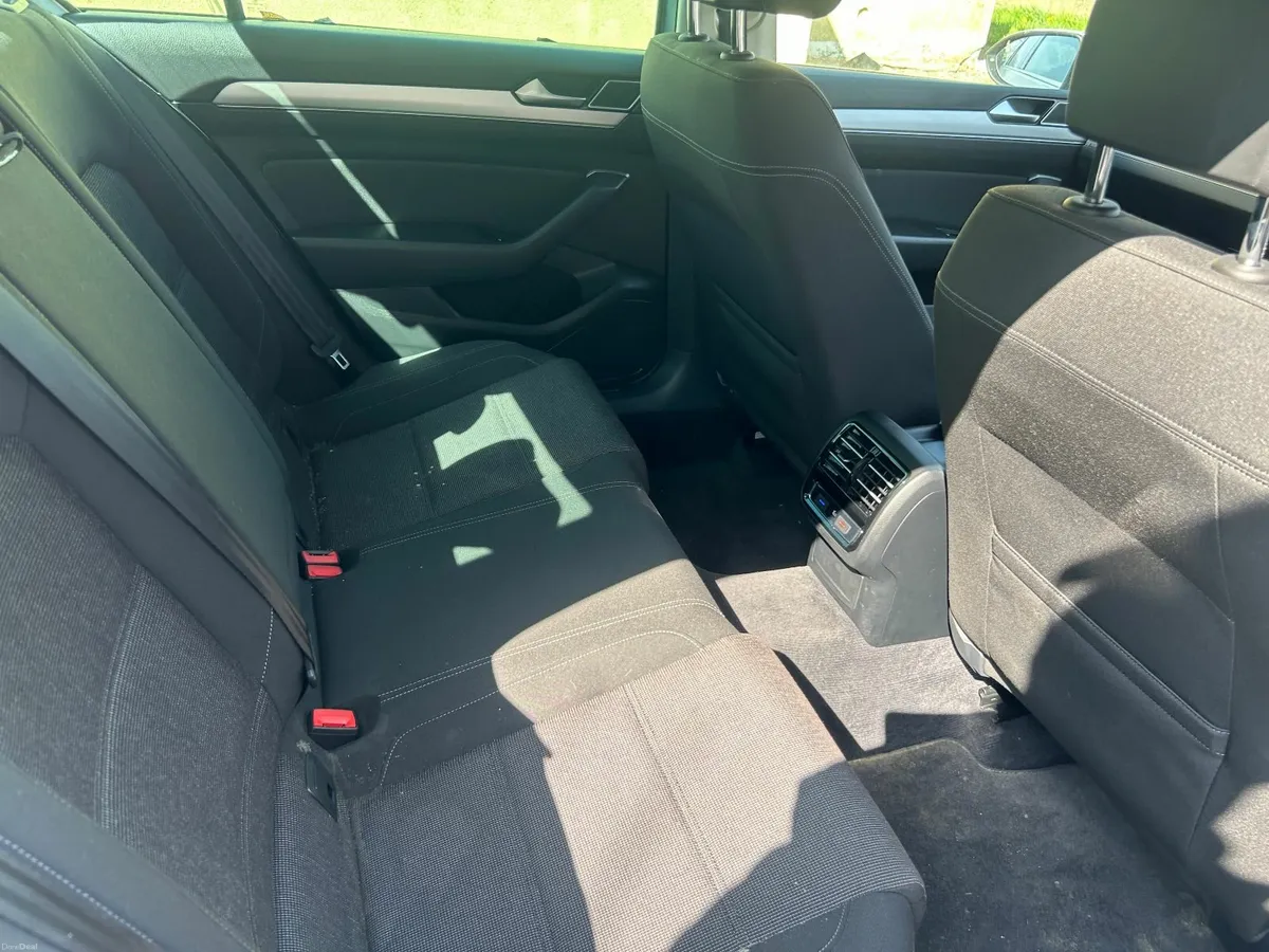 Volkswagen Passat 2018 NCT04/28 - Image 5