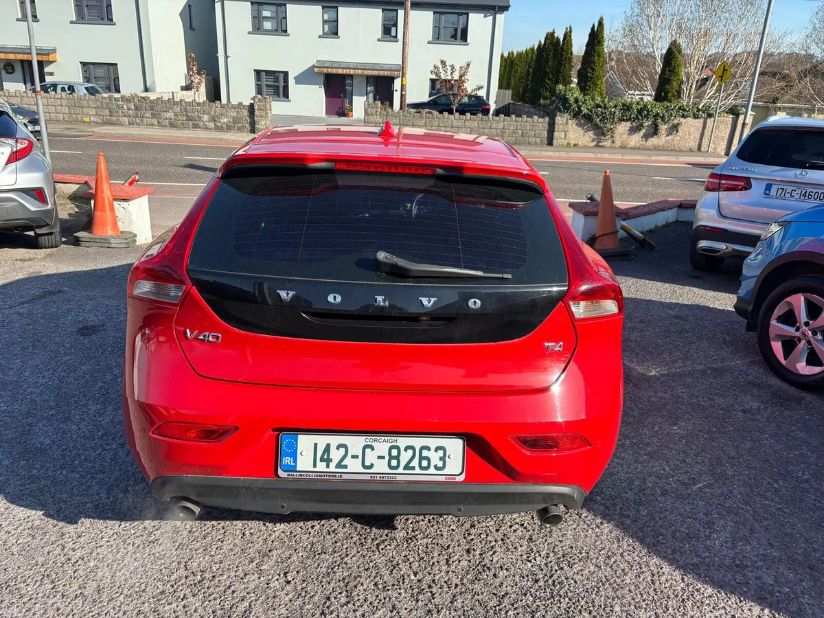 Volvo V40 2014  1.6  PETROL AUTOMATIC  LOW  MILES - Image 4
