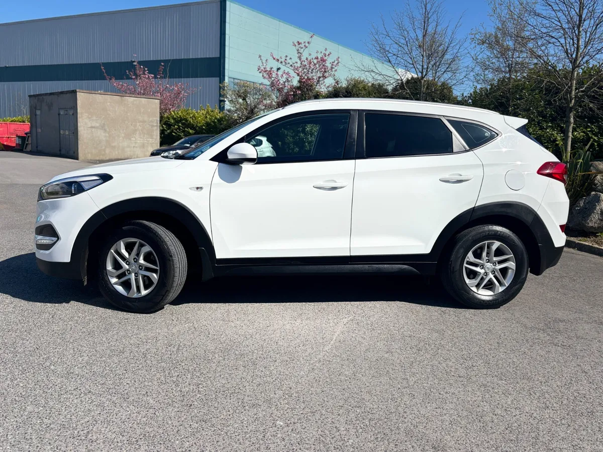 181 Hyundai Tucson CRDI ~ Comfort ~ Nct 2026 - Image 3