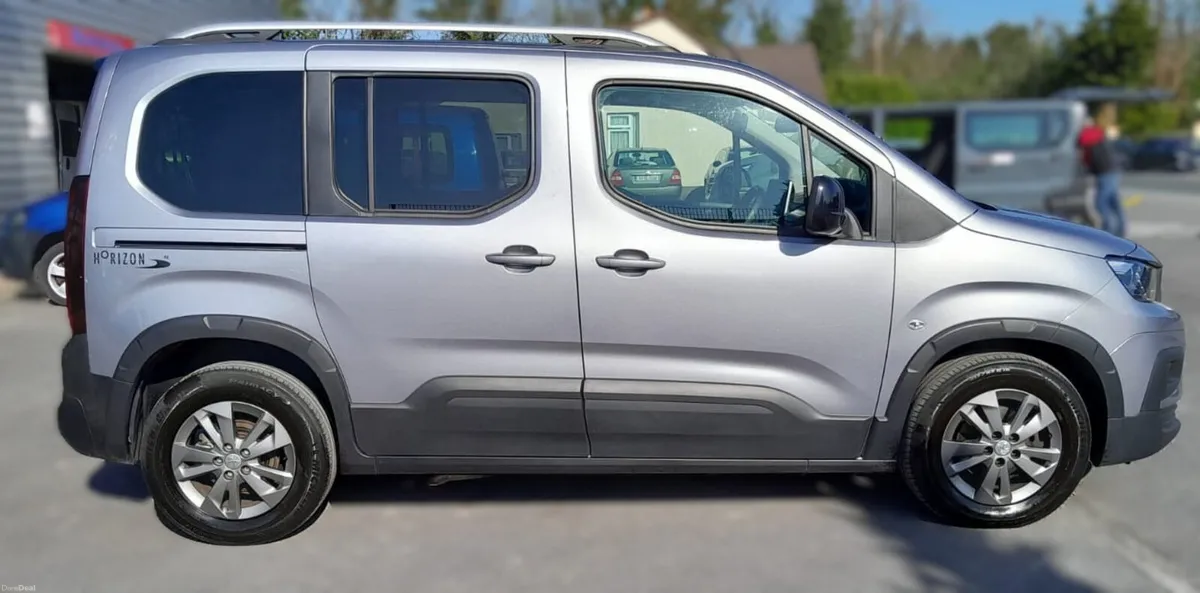 Wheelchair Accessible Peugeot Rifter - Image 4