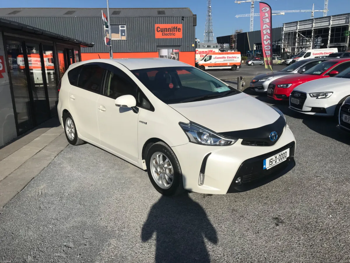 2015 Toyota Prius Alpha 7 Seater - Image 3