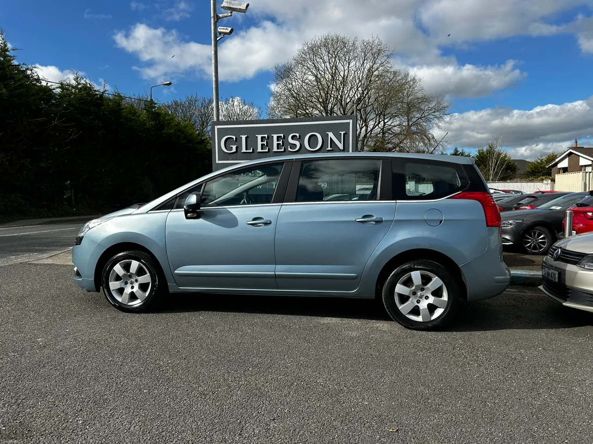 2011 Peugeot 5008 1.6 HDi Automatic - Low Mileage - Image 2