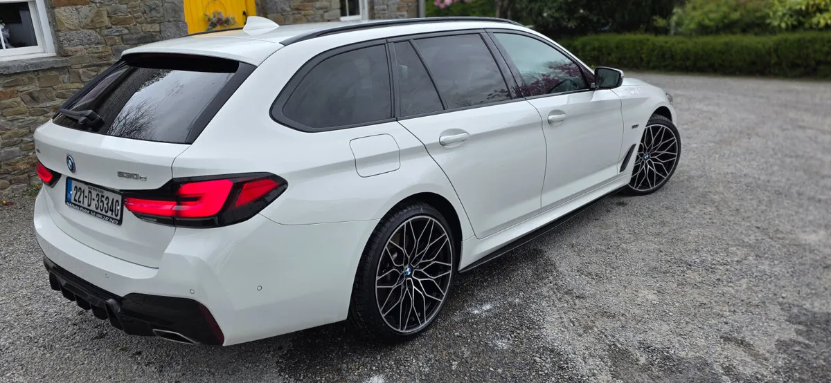 BMW 5-Series 2022 XDRIVE 530E M SPORT - Image 6