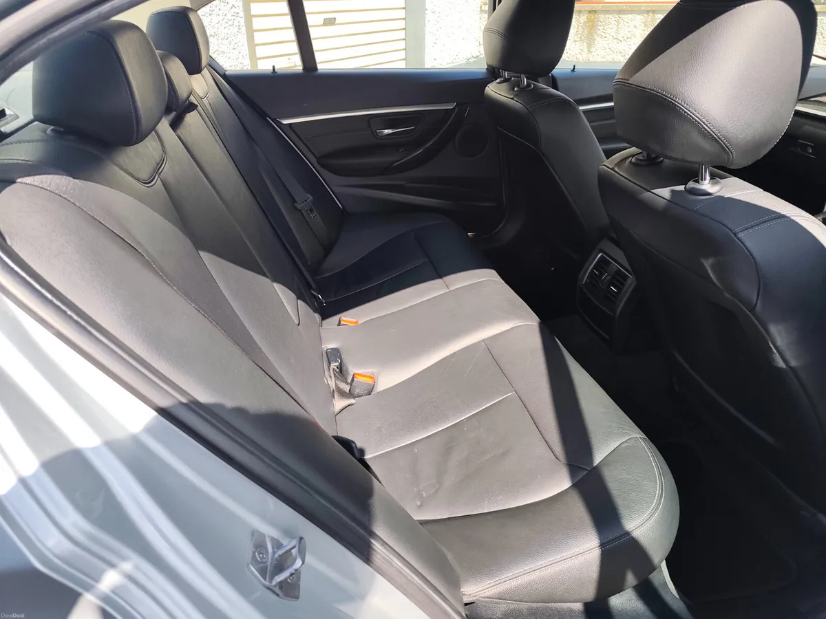 BMW 320d luxury individual auto tiny km - Image 2