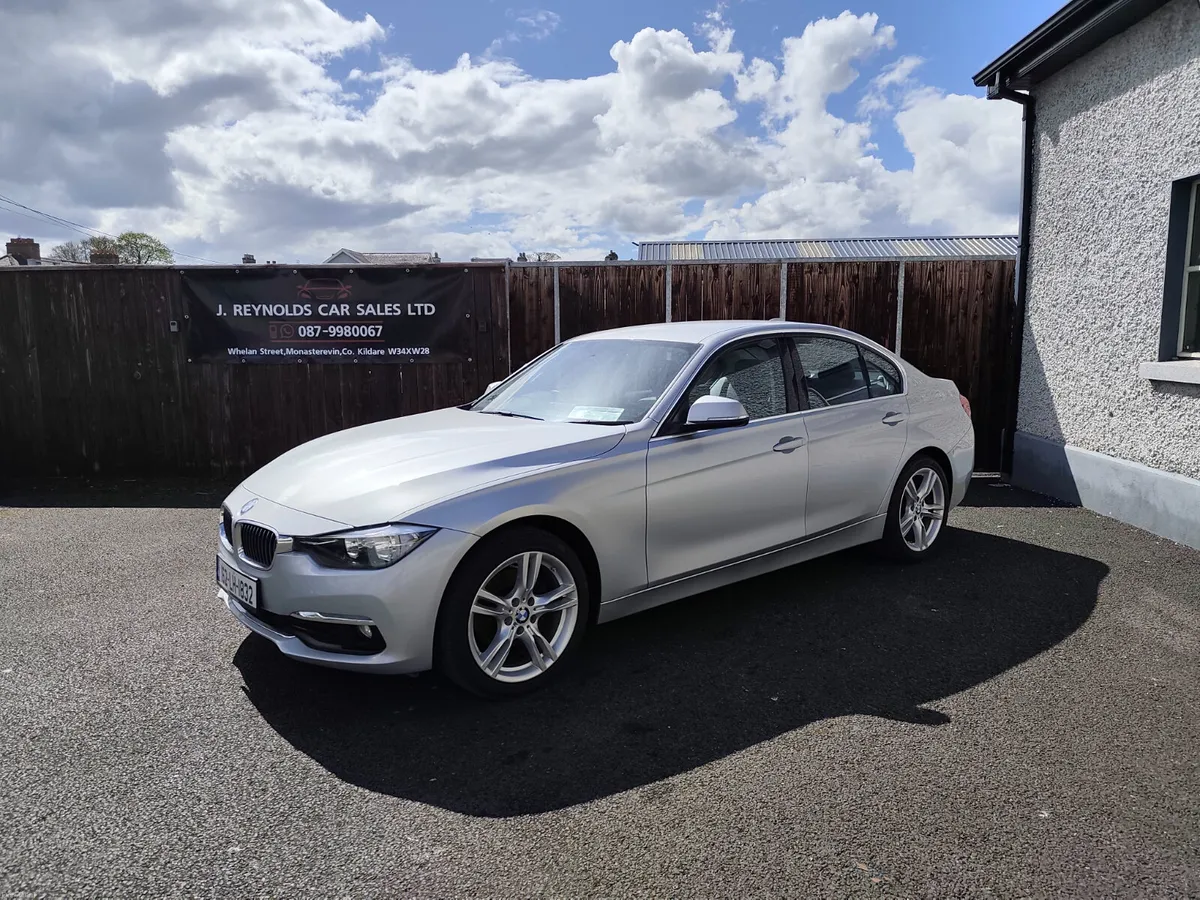 BMW 320d luxury individual auto tiny km - Image 4