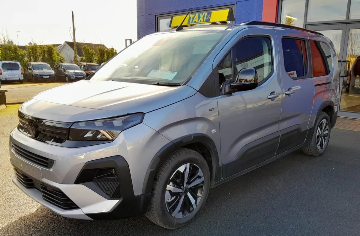 Wheelchair Taxi Peugeot Rifter Horizon GT Line - Image 1