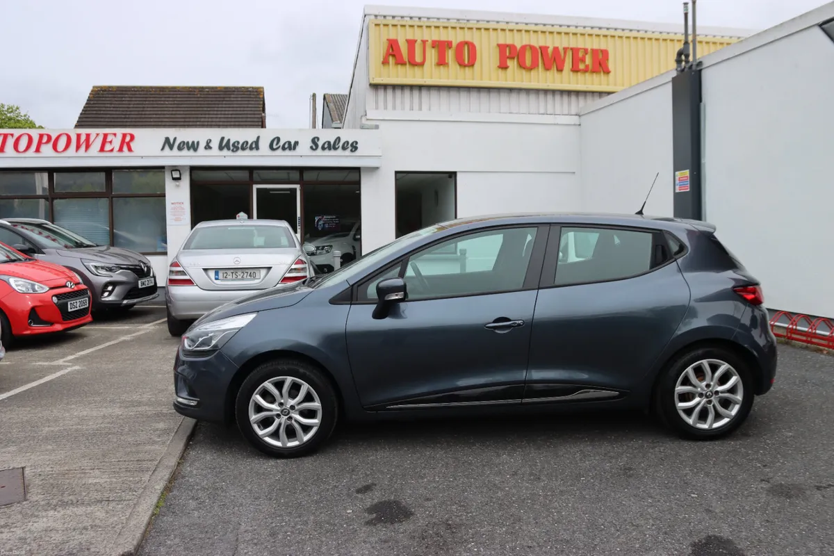 2017 Renault Clio 1.2 Dynamique NAV 5-dr Petrol - Image 3