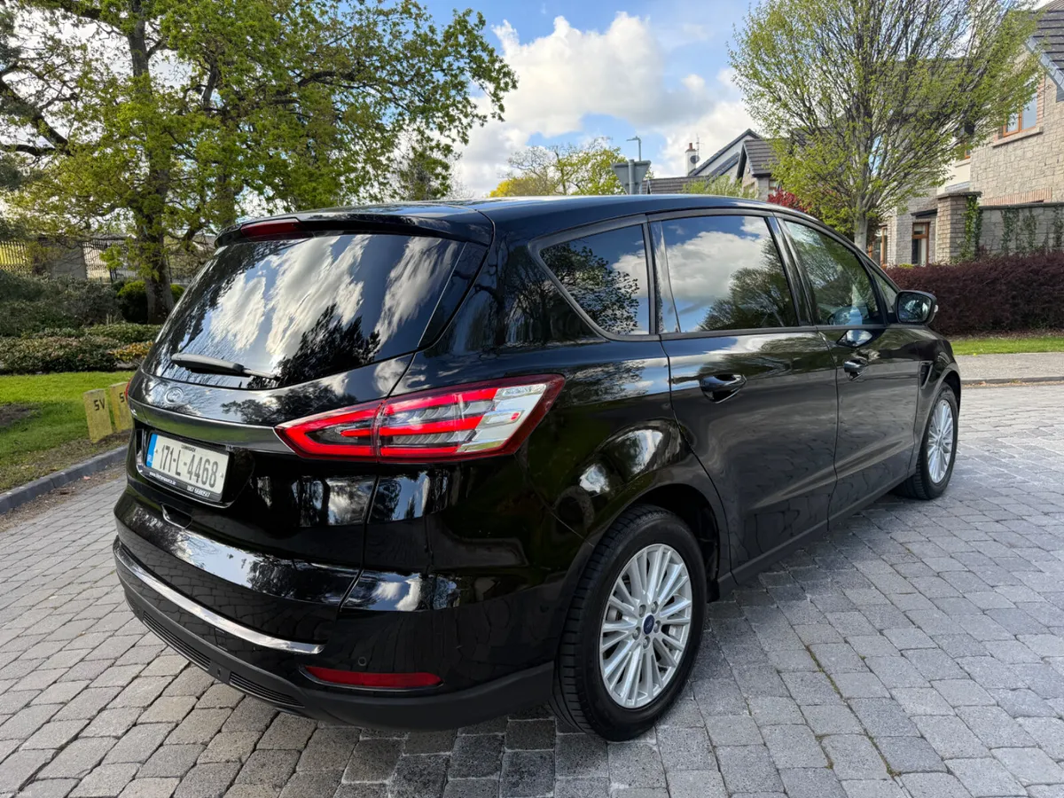 Ford S-Max 2017 1 Owner Car LARGE SCREEN - Image 3