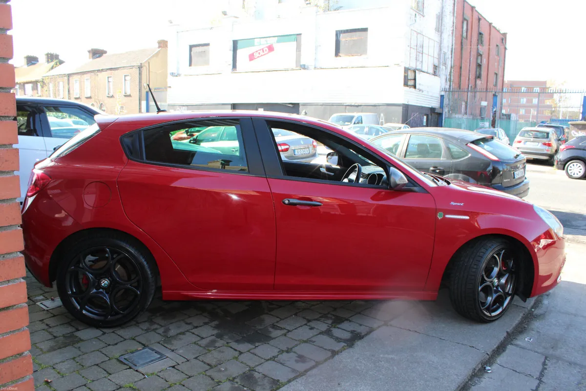Alfa Romeo Giulietta SPRINT 1.4TB 170HP AUTO 2016 - Image 3