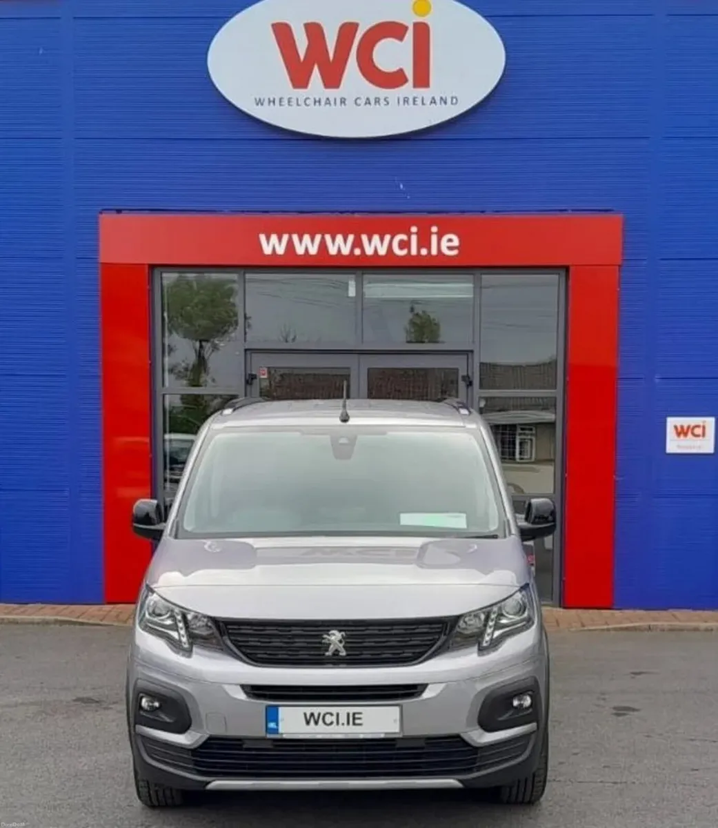 Wheelchair Taxi Auto Peugeot Rifter - Image 2