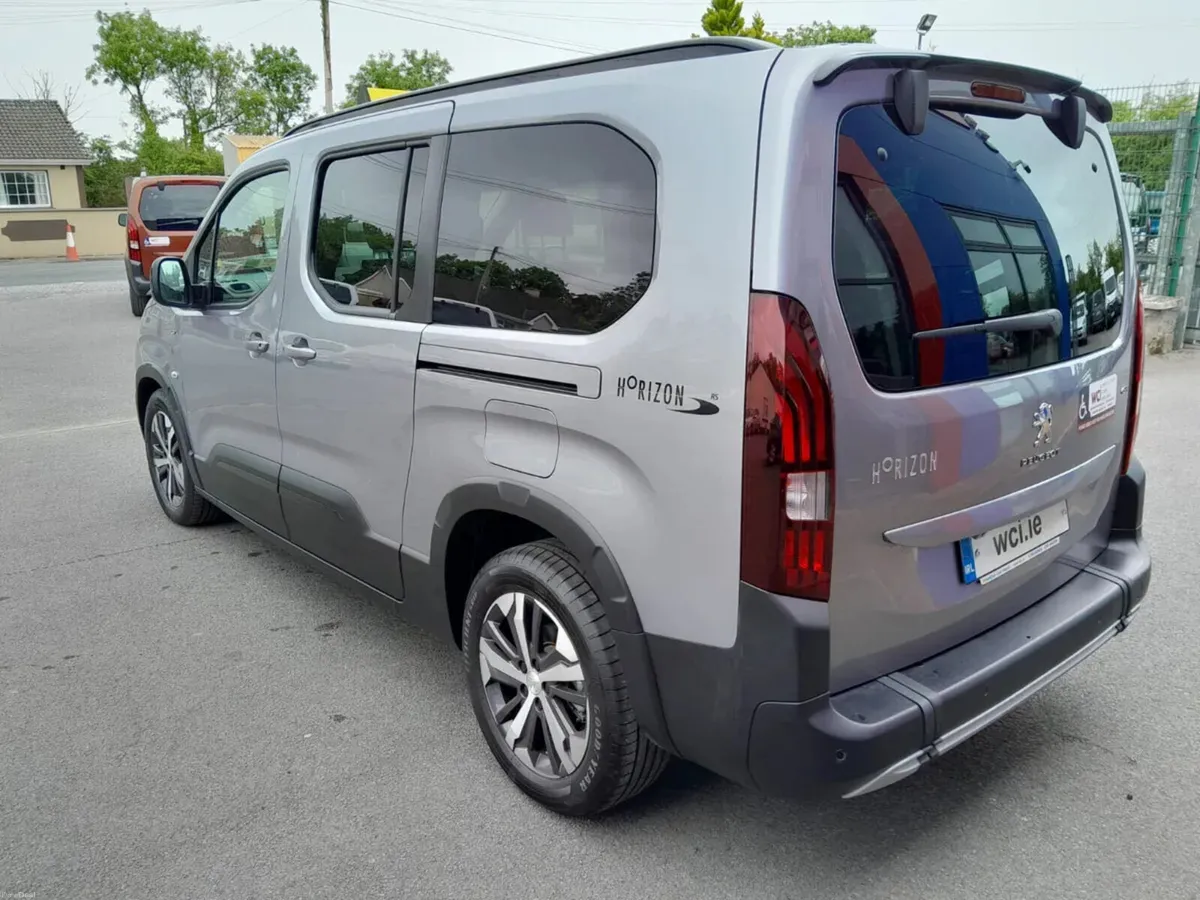 Wheelchair Taxi Auto Peugeot Rifter - Image 3