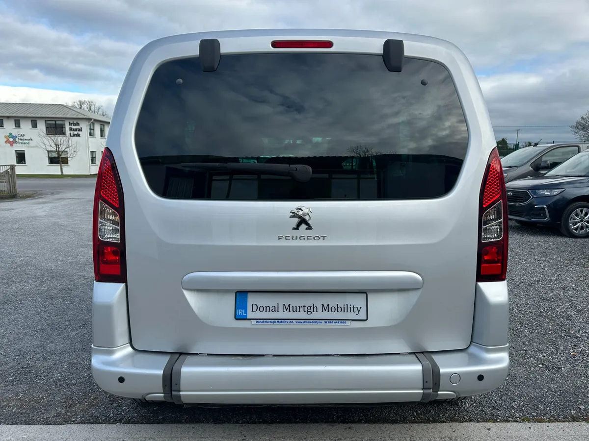 Wheelchair Car - Image 6