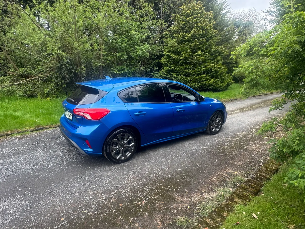 22 Ford Focus 1.0T .. HYBRID.. ST-LINE - Image 2