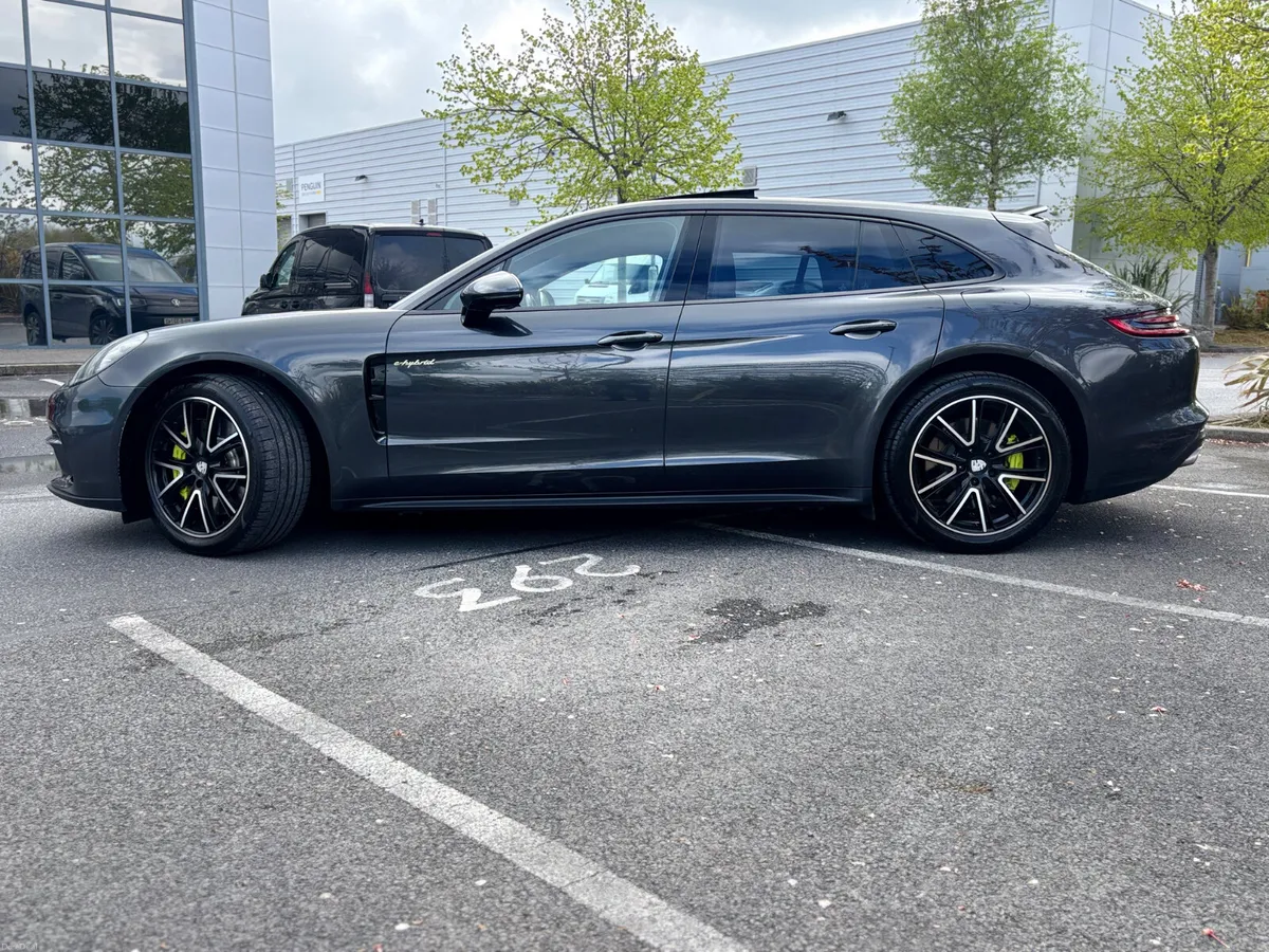 181 Porsche Panamera 4 Sports Tourismo S - Image 2