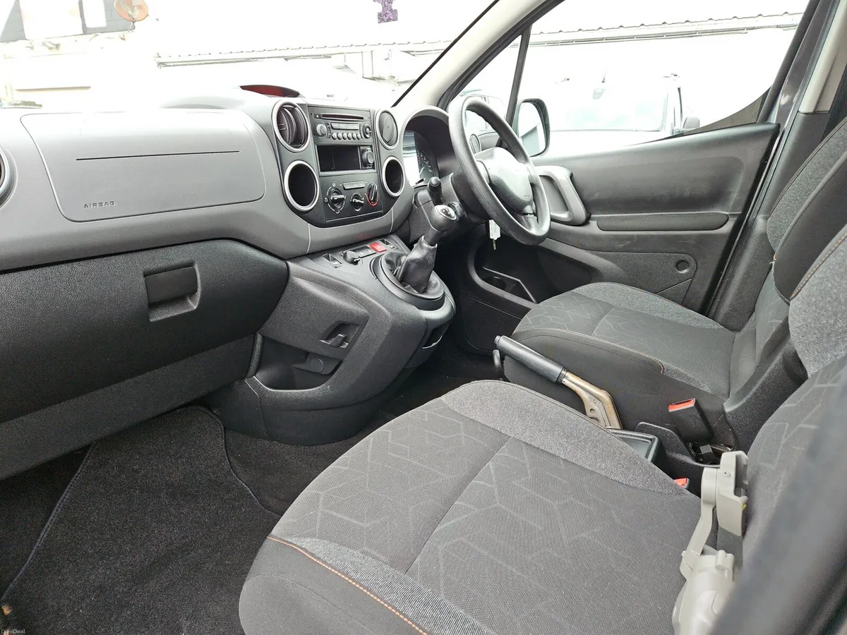 Peugeot Partner wheelchair access - Image 3