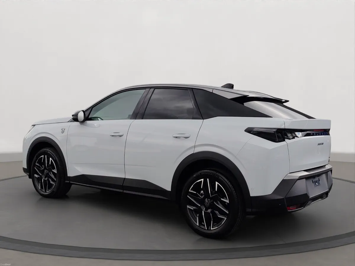 PEUGEOT 3008 GT Hybrid - Image 6