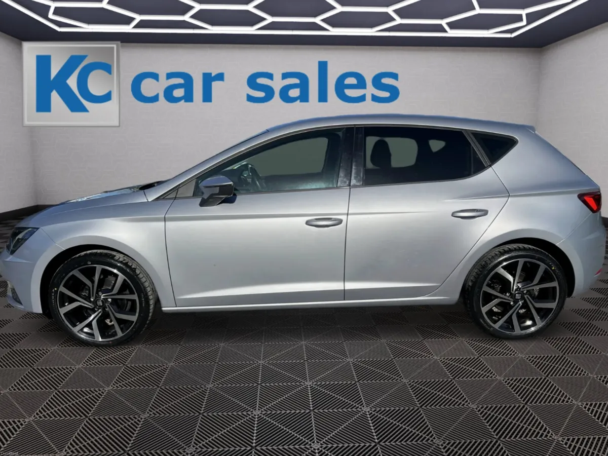 SEAT Leon 2021, REVERSE CAMERA , CRUISE. - Image 4