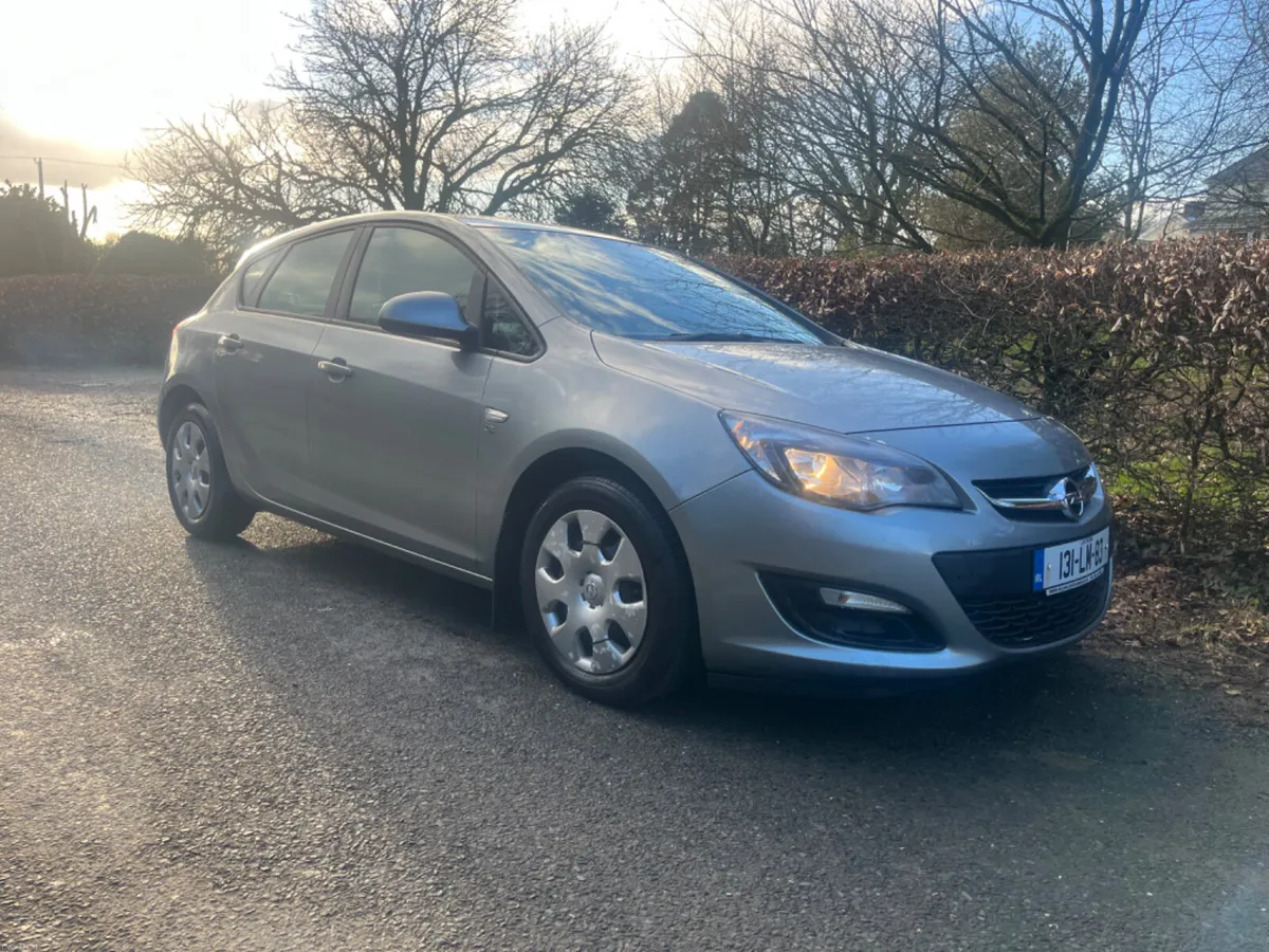 Opel Astra 2013 nct 05/26 - Image 2
