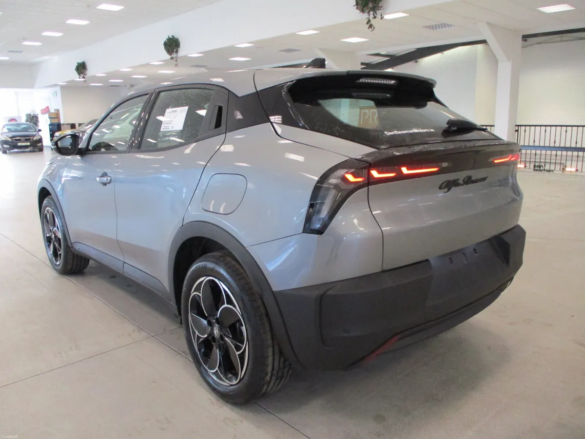 NEW  262 OFFERS ALFA ROMEO JUNIOR ELECTRICA 54kWh - Image 6
