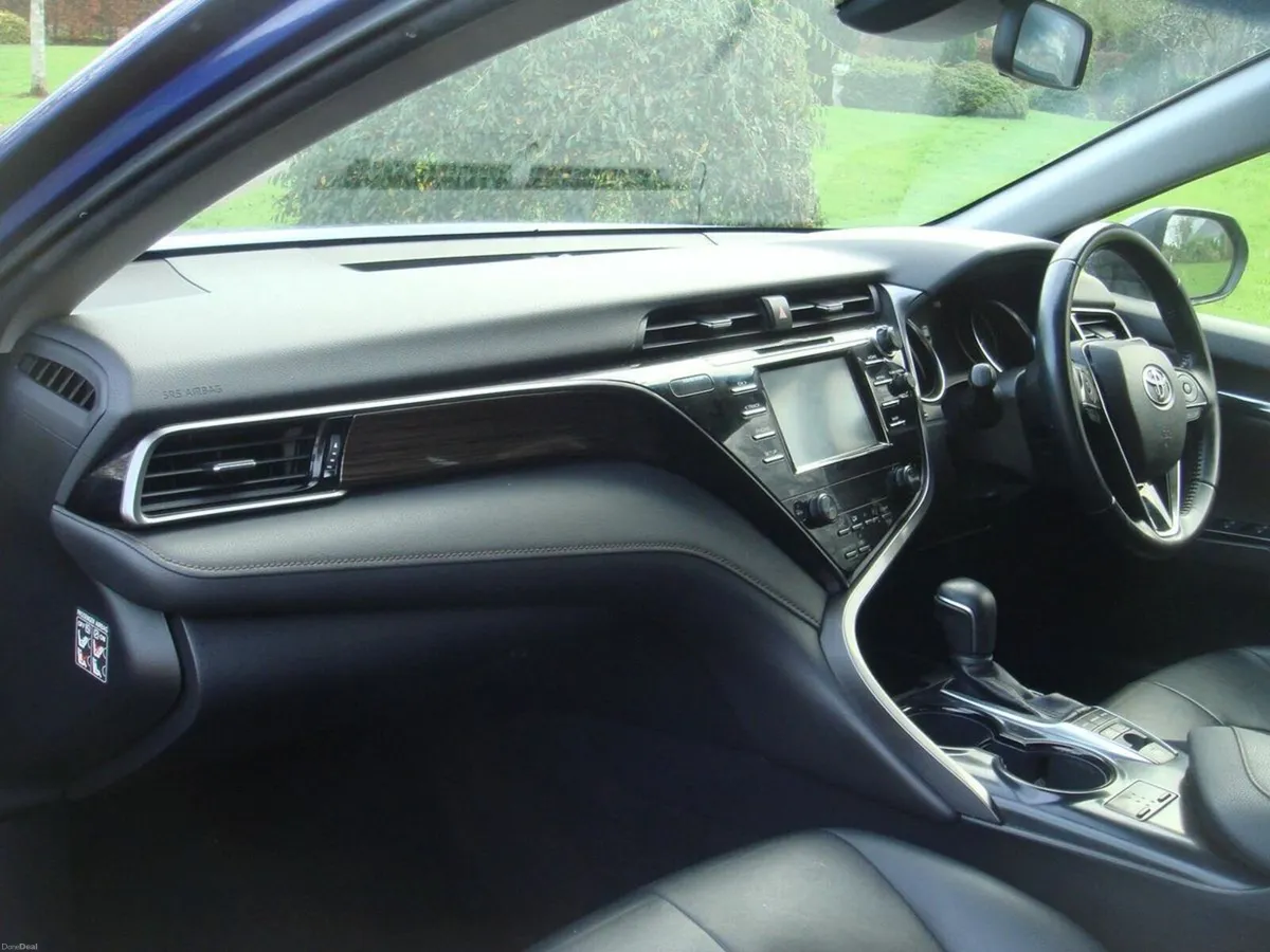 192 Camry Design 2.5 VVT-I Hybrid €180 Tax - Image 4