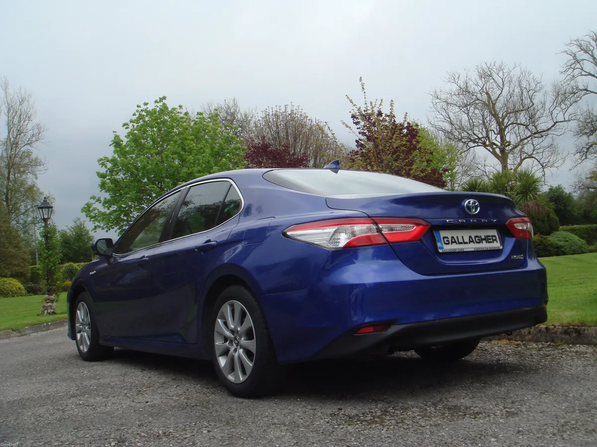 192 Camry Design 2.5 VVT-I Hybrid €180 Tax - Image 3