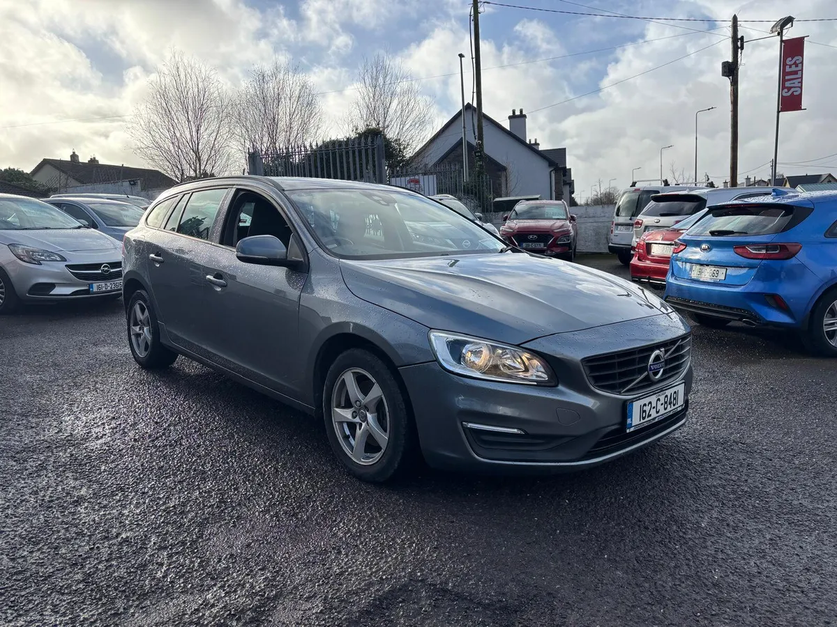 Volvo V60 2016  2.0  DIESEL  ESTATE - Image 1