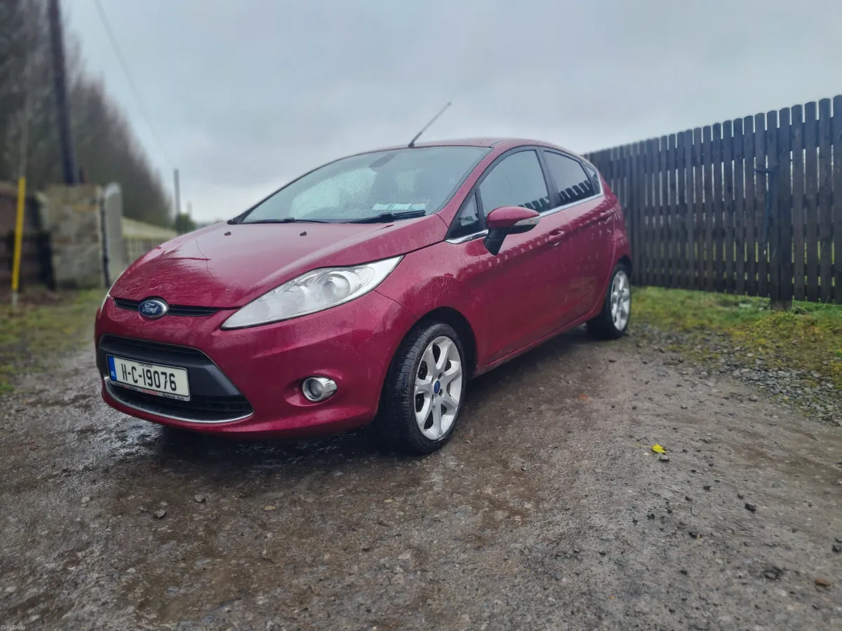 Ford Fiesta 2011 - Image 2
