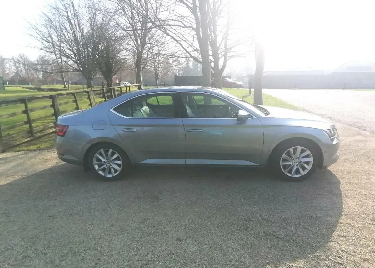 SKODA SUPERB 2.0TDI STYLE - Image 2