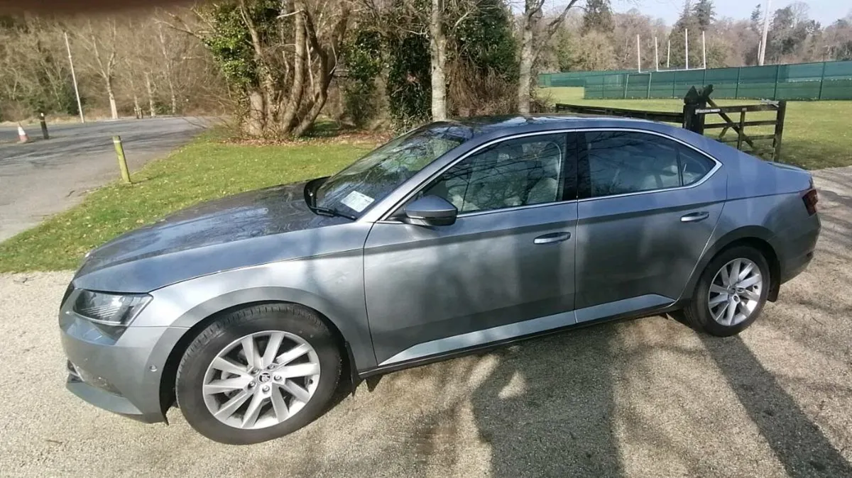 SKODA SUPERB 2.0TDI STYLE - Image 3